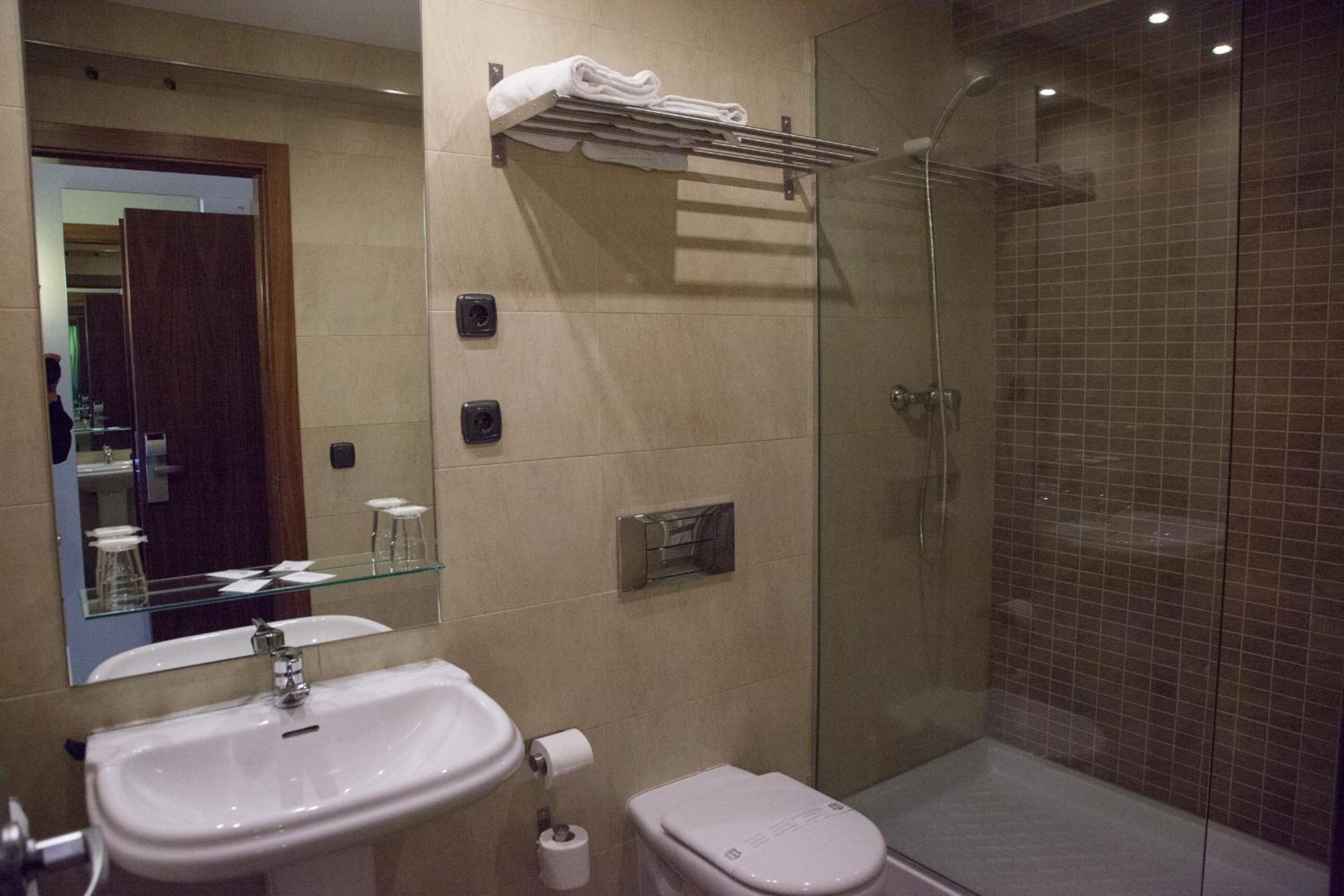 Hotel Izelai Alsasua Buitenkant foto